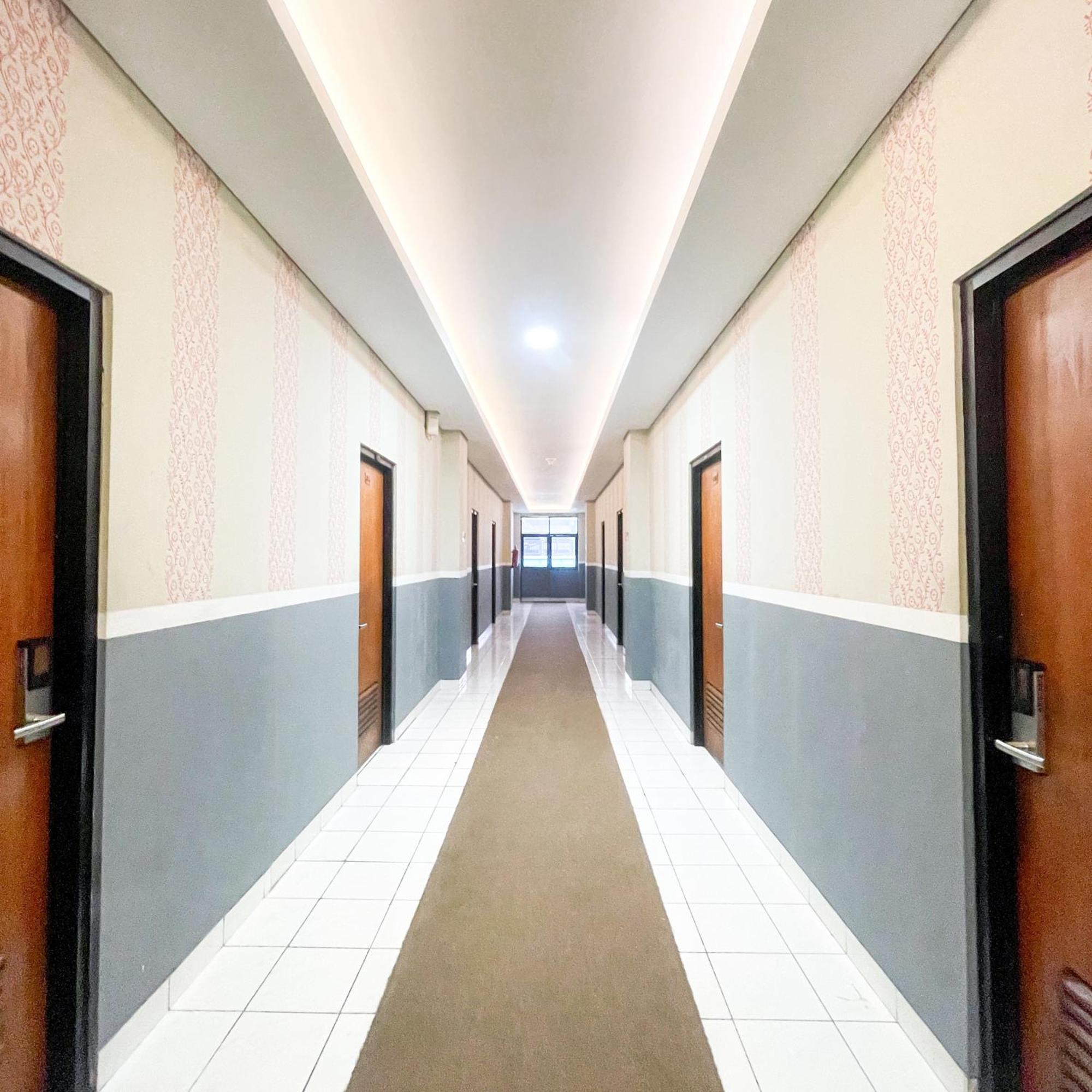 Posters Hotel